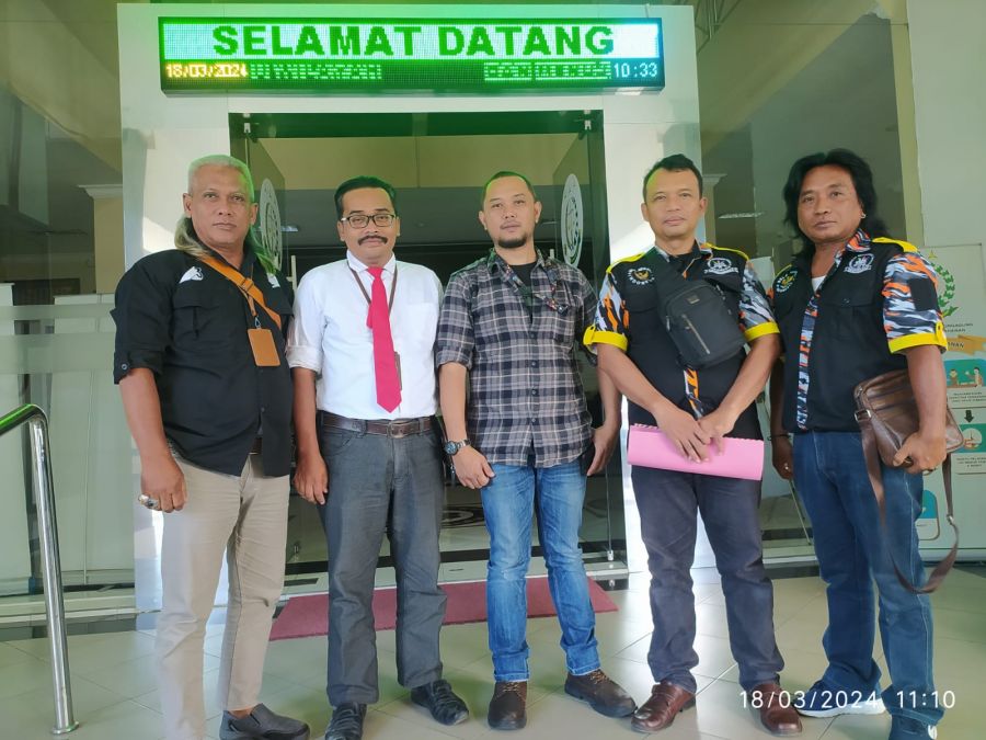 Advokad Anton Sujatmiko Bersama Tim Kunjungi Kejaksaan Negeri Kabupaten Tulungagung