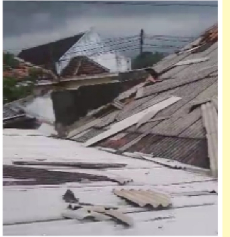 Angin Puting beliung Memporak-porandakan Atap Dua Rumah dan Sebagian Atap SDN Brani wetan