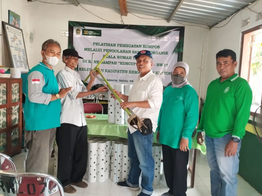 Biopori Kompos Diyakini H. Emir Nuswantoro Kurangi Volume Sampah Kota, Ini Alasannya