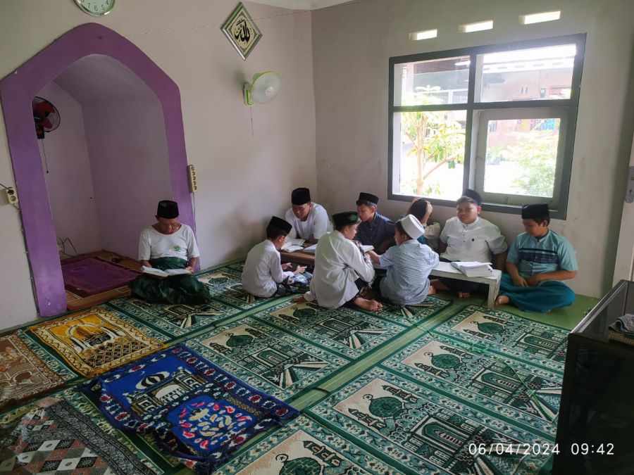 Isi Liburan, Para Santri Ikuti Hataman di Musholah Tukum Kidul