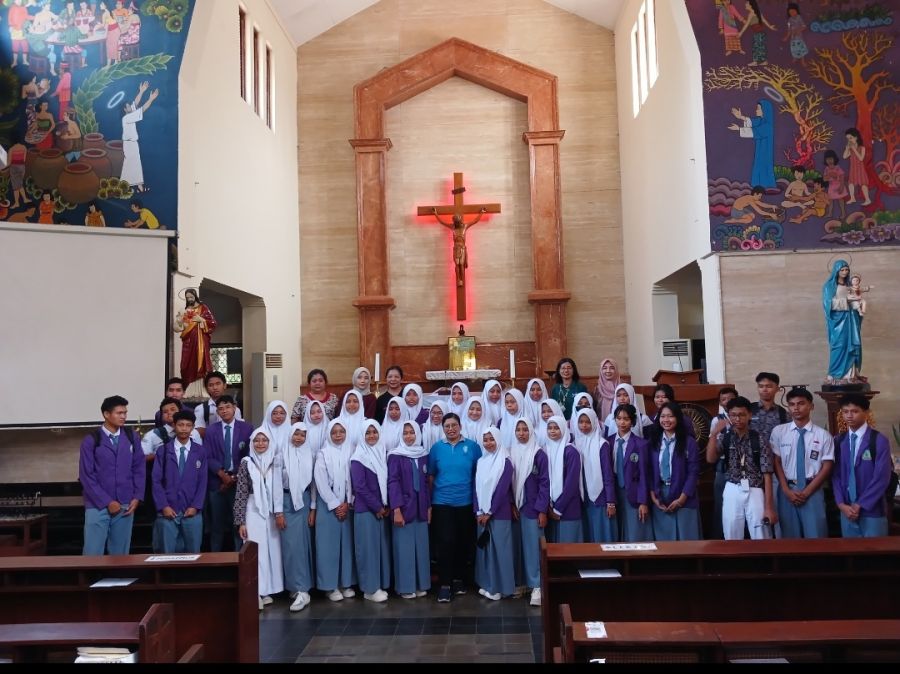Kunjungan SMAN 1 Wonosari ke Srikandi Lintas Iman