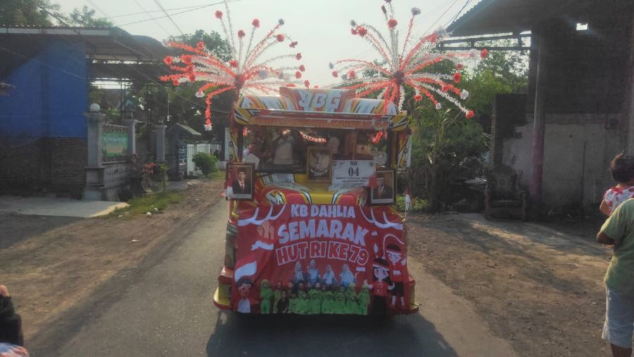 Peringati HUT Kemerdekaan Republik Indonesia ke-79, Desa Karang Bendo Adakan Karnaval