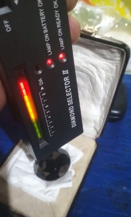 Pas Gibran Kaltara Lelang Berlian 69.8 Karat