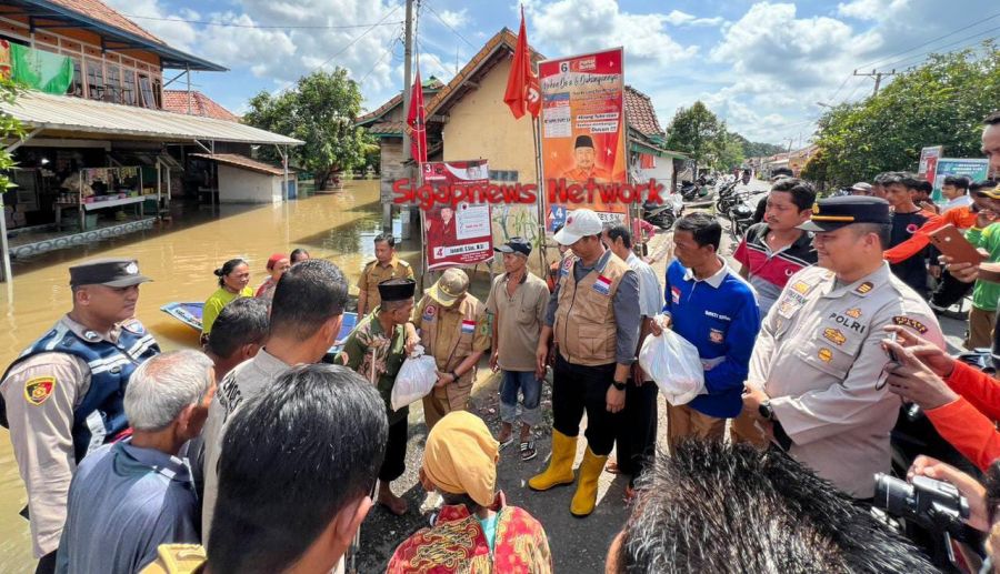 Wakil Bupati PALI Tinjau Lokasi Banjir dan Beri Bantuan Kepada Warga Kecamatan Tanah Abang